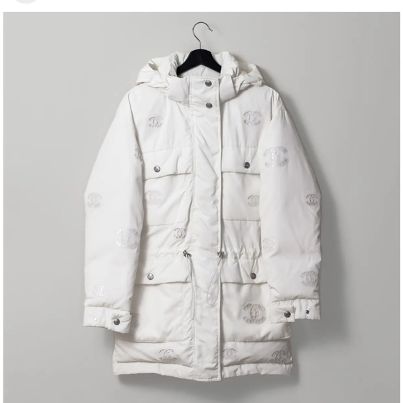 CHANEL 2021 Coat Jacket CC Logo White Padded Down Puffer Hooded size 36 - Picture 10 of 13